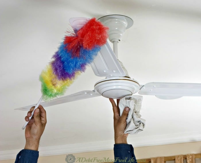 cleaning ceiling fan