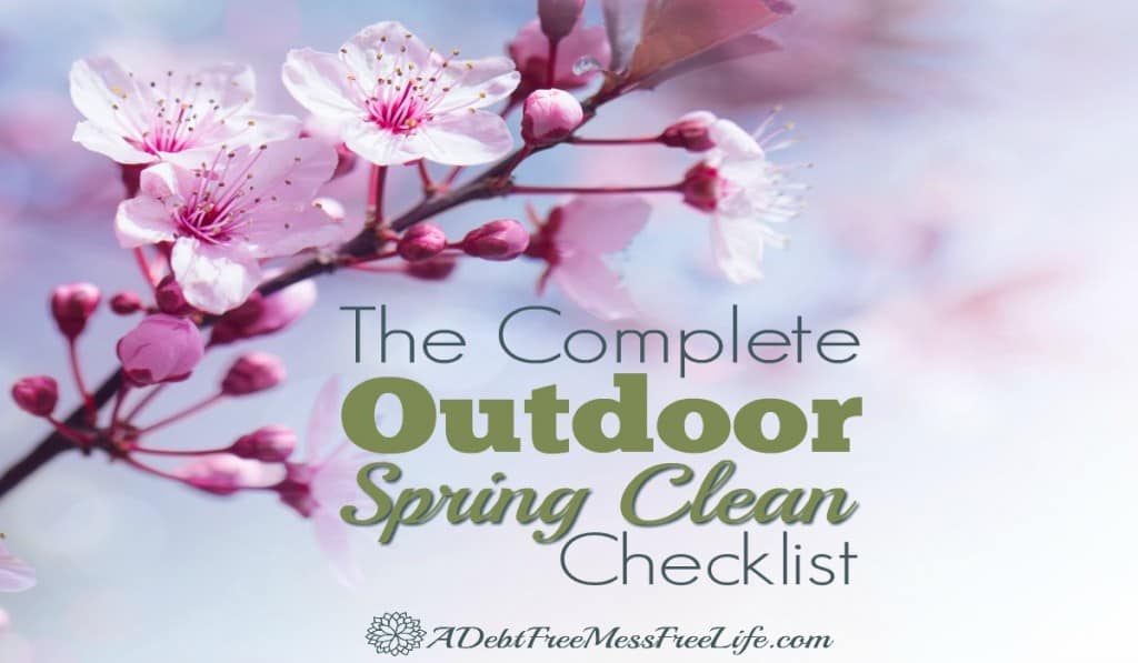 Make sure you are ready for Spring with this FREE Printable Outdoor Spring Cleaning Checklist!!