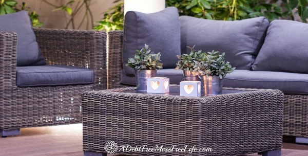 Take your patio furniture from grungy to sparkling with tips in our complete guide for cleaning patio furniture no matter what it’s made of~ 